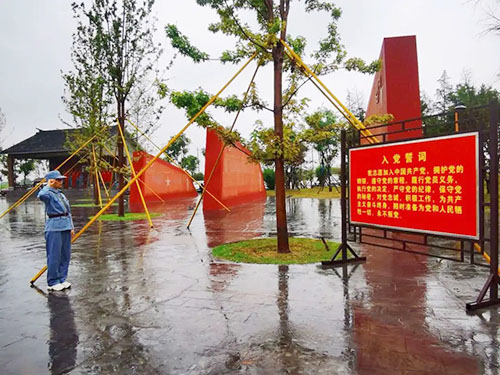 预备党员侯凤庄严宣誓