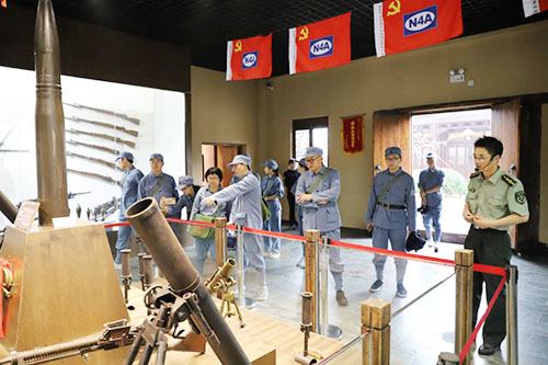 参观革命先烈故居