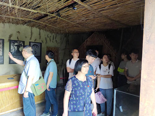 参观洪泽湖水上战斗遗址