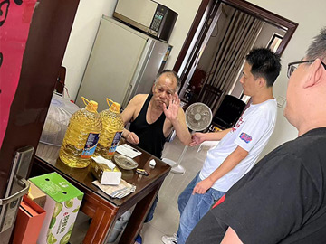 “迎双节”，爱心企业“送温暖”